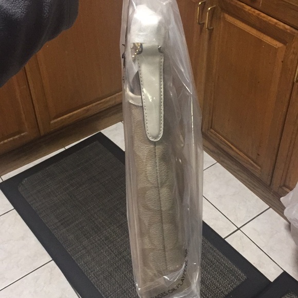 Official Coach File Bag Brand New With Tag - Picture 7 of 8